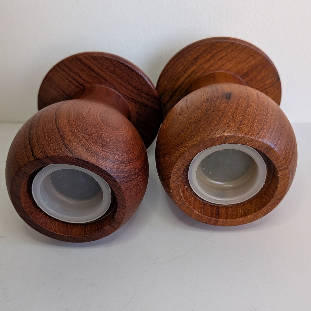 Merry Mushroom Wooden salt and pepper shakers Set Arnels MCM kitchen decor - Picture 3 of 7